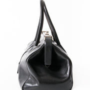 Prada Doctors Bag Black Shop authentic second hand vintage designer fashion, bags, accessories by top luxury brands. Buy online or in the Labellov Boutique Antwerp, Belgium. Labellov is een tweedehands winkel in Antwerpen, België. Seconde main et occasi