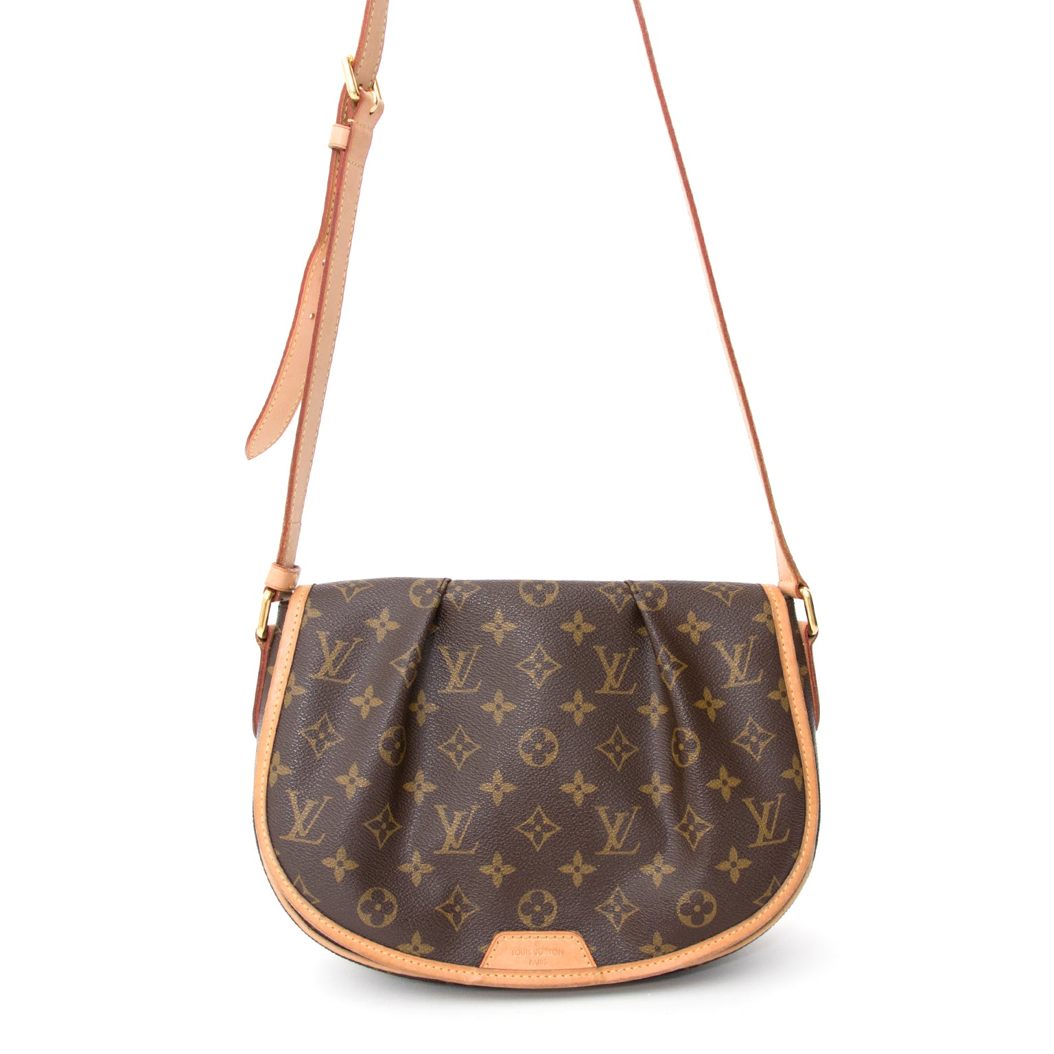 Louis Vuitton Menilmontant PM shoulder bag that can also be worn crossbody. This bag is your perfect daily companion. Fits all your essentials perfectly.