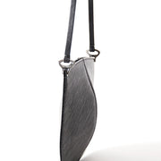 Louis Vuitton Black Epi 'Demi Lune' Pochette tweedehands authentiek veilig online shoppen winkelen mode stijl LabelLOV Antwerpen België designer ontwerper luxe luxemerken