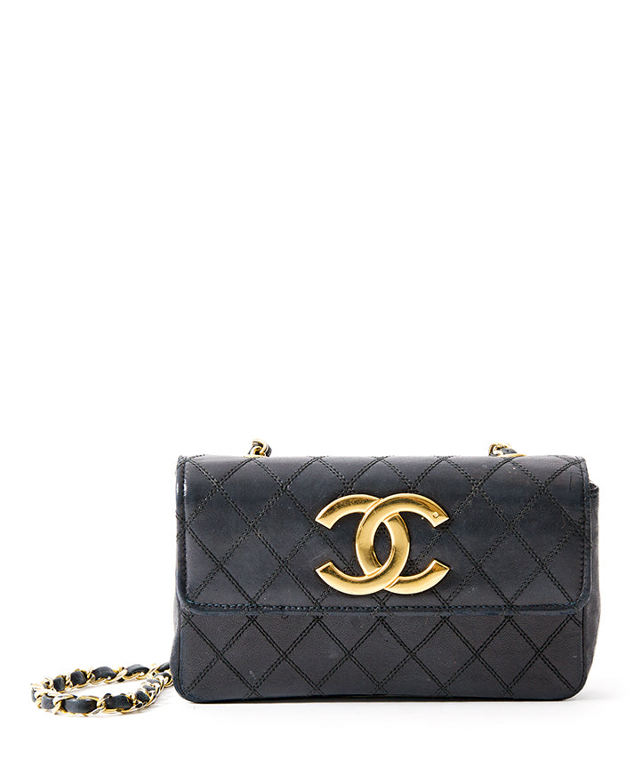 Chanel Vintage Small Quilted Black Flap Bag authentic secondhand safe online shopping webshop fashion style LabelLOV Antwerp Belgium high end luxury labels brand designer