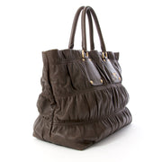 Prada Brown Gaufre Bag, Labellov is een online platform voor vintage tweedehands luxe producten aan de juiste prijs