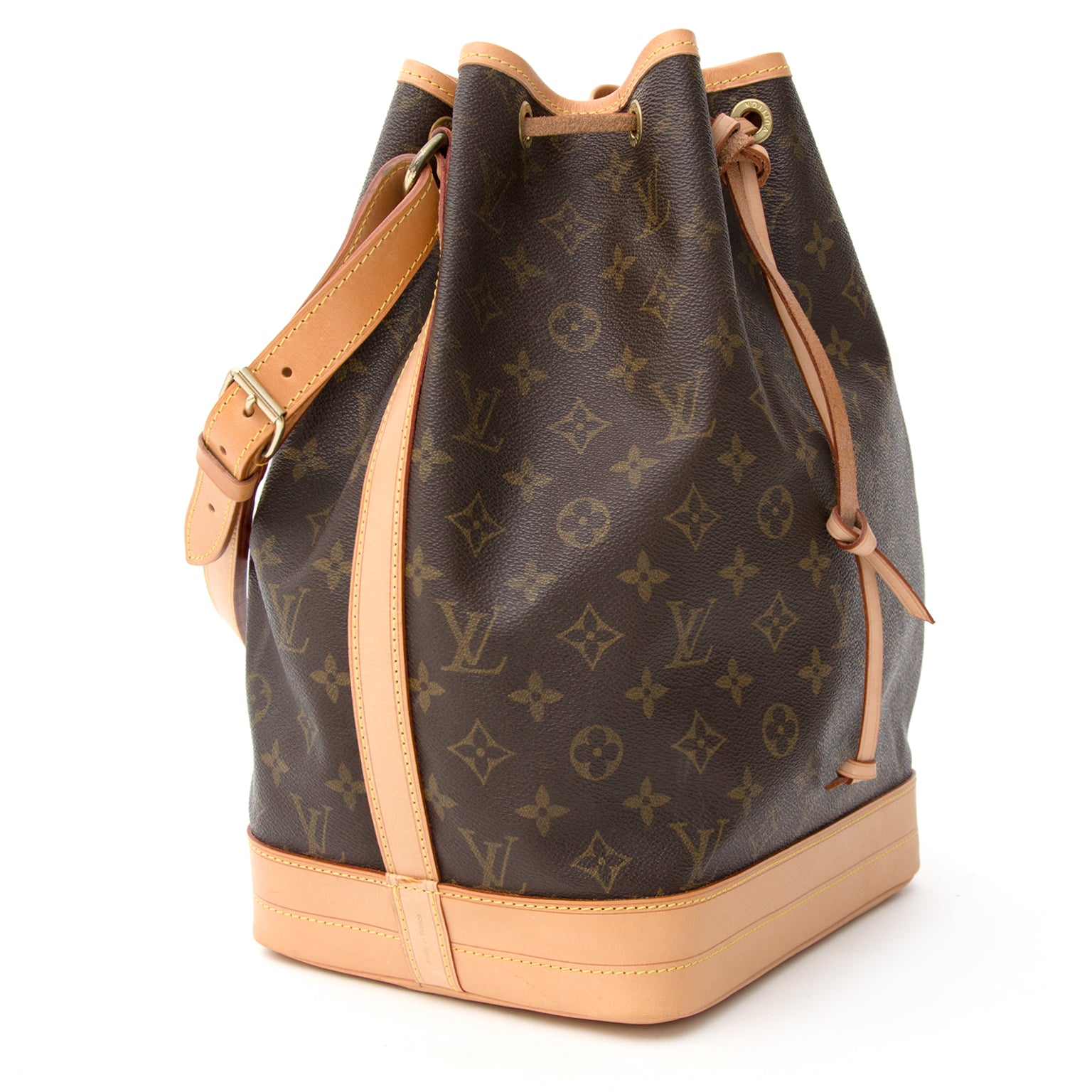 Louis Vuitton Noé buy online designer Louis Vuitton Noé like new at the best price , worldwide shipping. authentic luxury secondhand best price