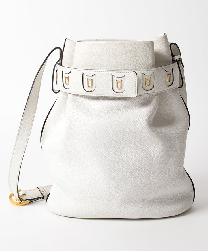 Delvaux Off White 'Calicot' Bucket Bag tweedehands authentiek veilig online shoppen winkelen mode stijl LabelLOV Antwerpen België designer ontwerper luxe luxemerken