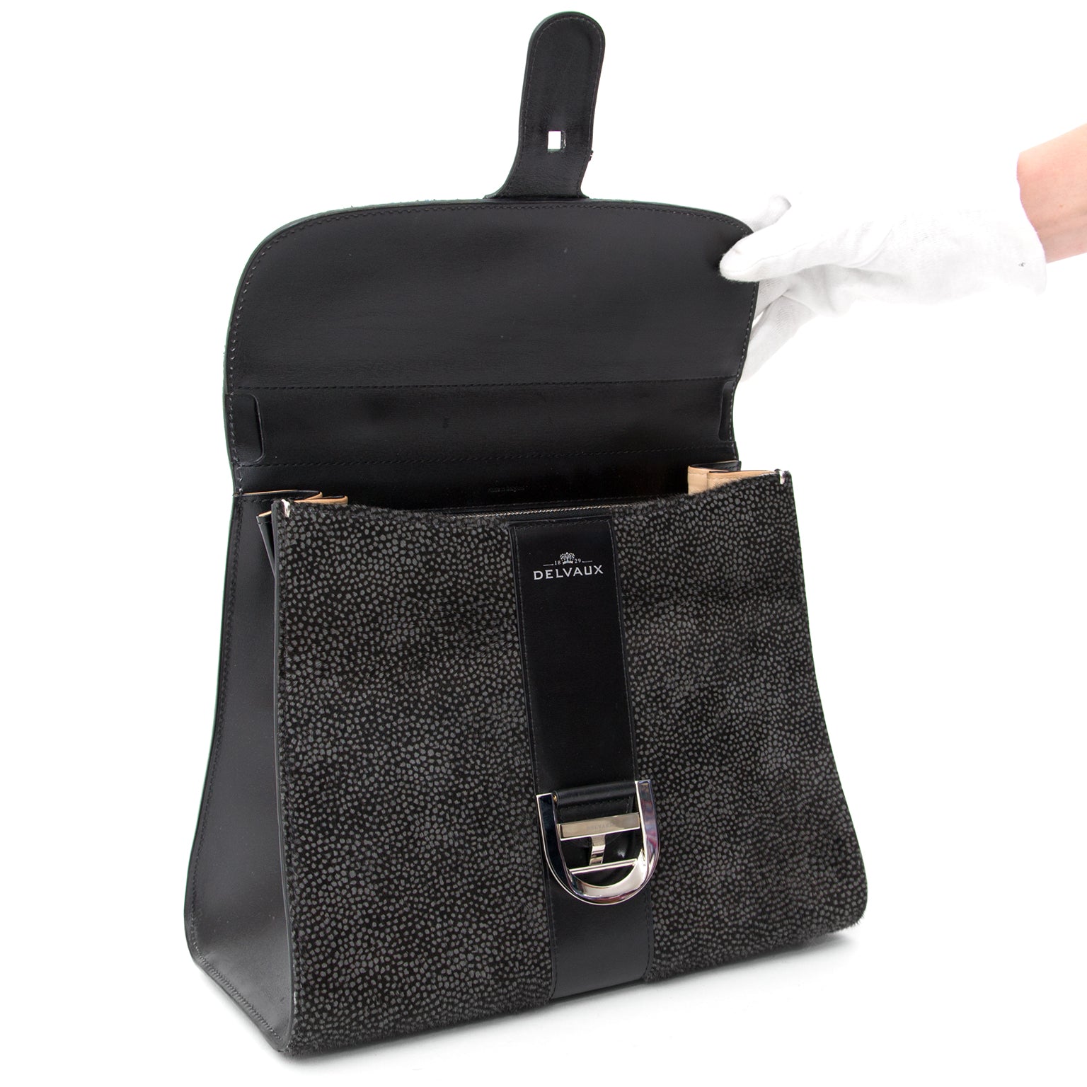 koop veilig online tweedehands Delvaux Limited Black Brillant Cuir Envolé