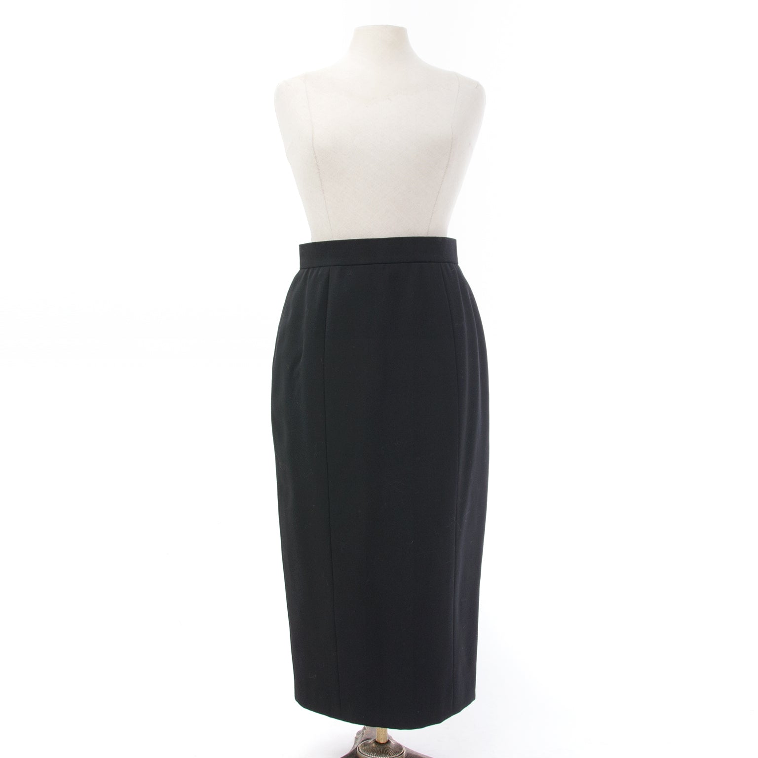 Chanel Black Wool Maxi Pencil Skirt & Blazer Suit Authentique Chanel marques haut de gamme. Vente en ligne. La prix juste marques authentiques