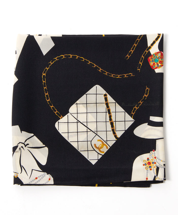 Chanel Black & White Printed scarf seconde main authentique en ligne shopping webshop Anvers Belgique LabelLOV en vogue mode style designer luxe marques écharpe