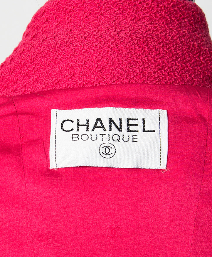 Buy at the best price designer vintage chanel pink blazer online webshop www.labellov.com