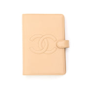 Secondhand Chanel Pebbled Beige Claire Agenda. Labellov offers a wide selection of new and preloved luxury handbag. Visit the platform for a safe and secure shopping experience, Labellov biedt een ruime selectie aan tweedehands Chanel Belt
