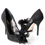 New Authentic Dolce & Gabbana Black Chantilly Lace Bow Pumps. Buy authentic secondhand Delvaux bags for the right price at LabelLOV vintage webshop. Safe and secure online shopping. Koop authentieke tweedehands Delvaux tassen voor de juiste prijs.