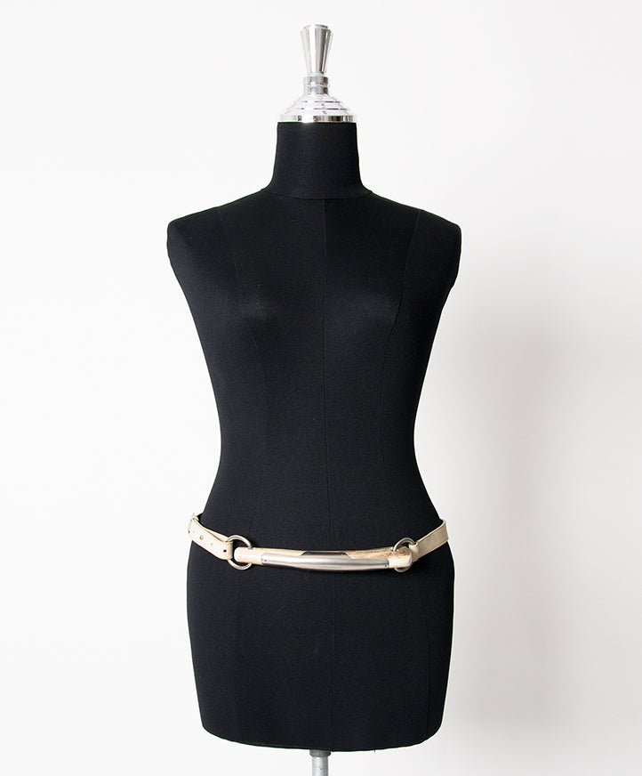 Buy authentic secondhand Yves Saint Laurent accessories at the right price at LabelLOV vintage webshop. Safe and secure online shopping.