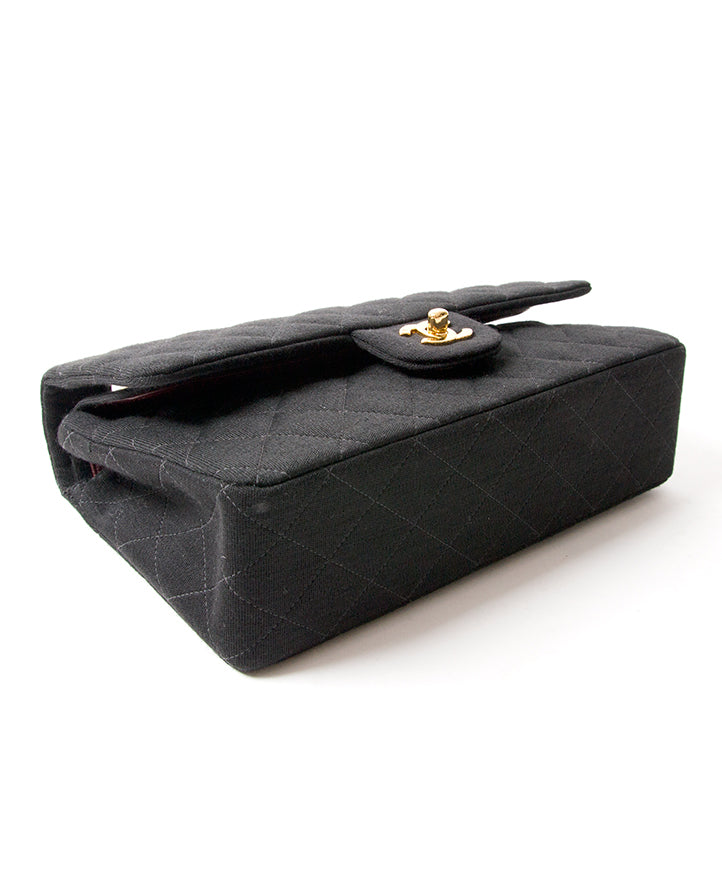 Chanel Medium Classic Flapbag in Fabric main authentique shopping en ligne webshop en vogue mode style LabelLOV Anvers Belgique marques luxe designer