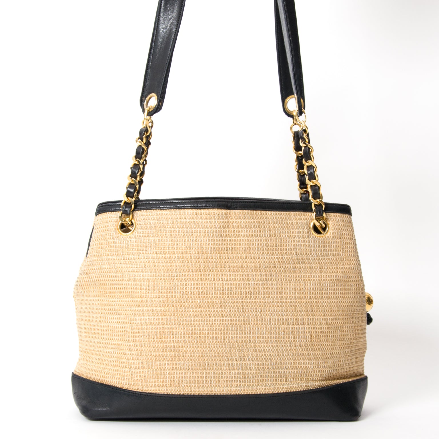 Chanel Woven Raffia Shoulderbag webshop LabelLOV. luxe merken online tweedehands