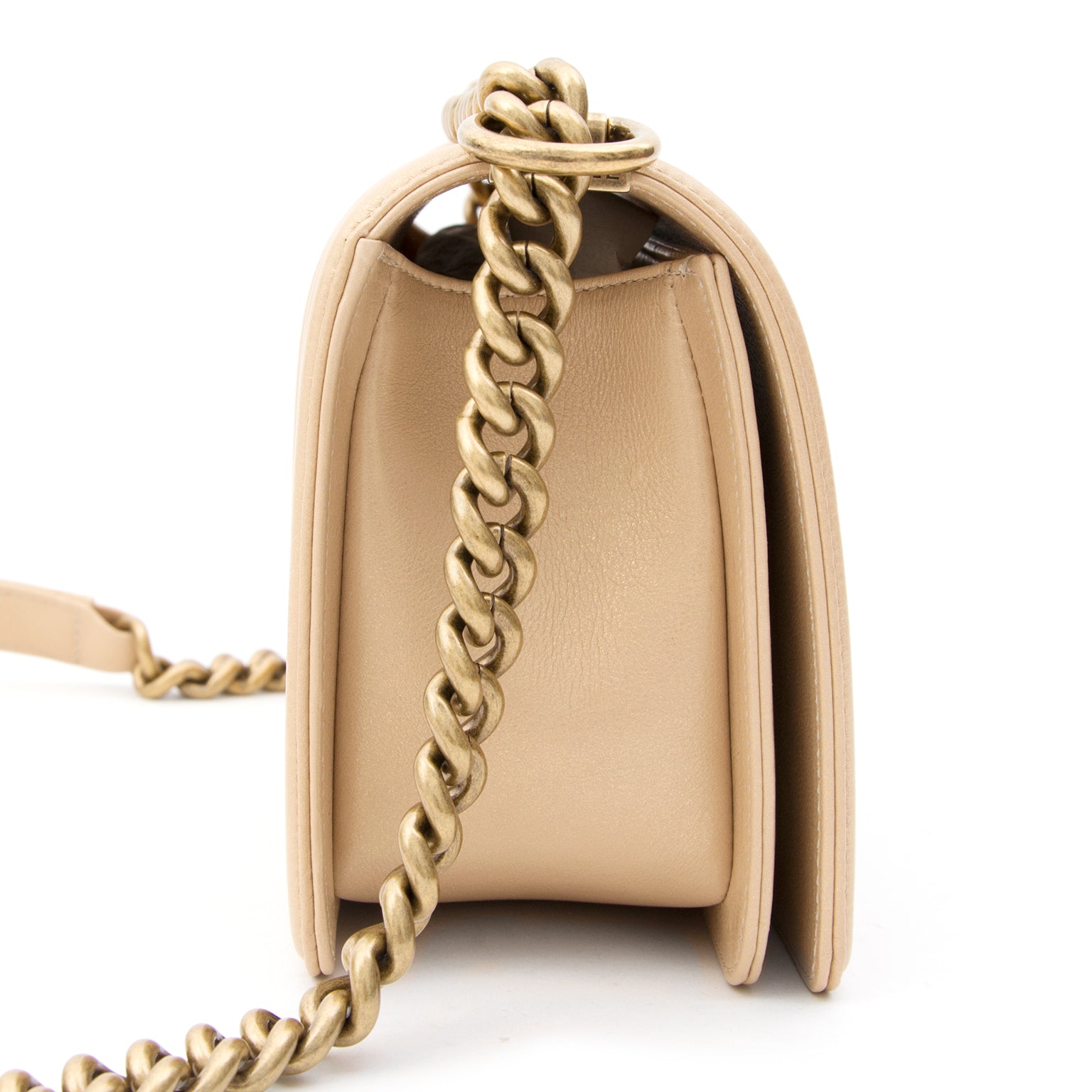 designer vintage chanel boy pearl beige medium net als nieuw aan de beste prijs 100% authentiek tweedehands