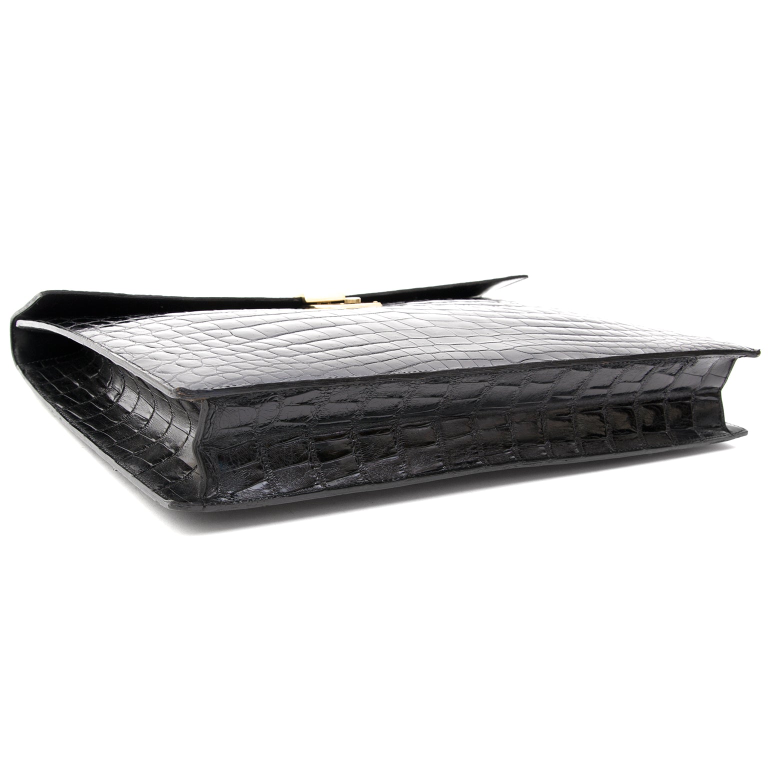 Delvaux Croco briefcase Slekely 1992, Labellov offers a wide selection of new and preloved luxury handbag. Visit the platform for a safe and secure shopping experience