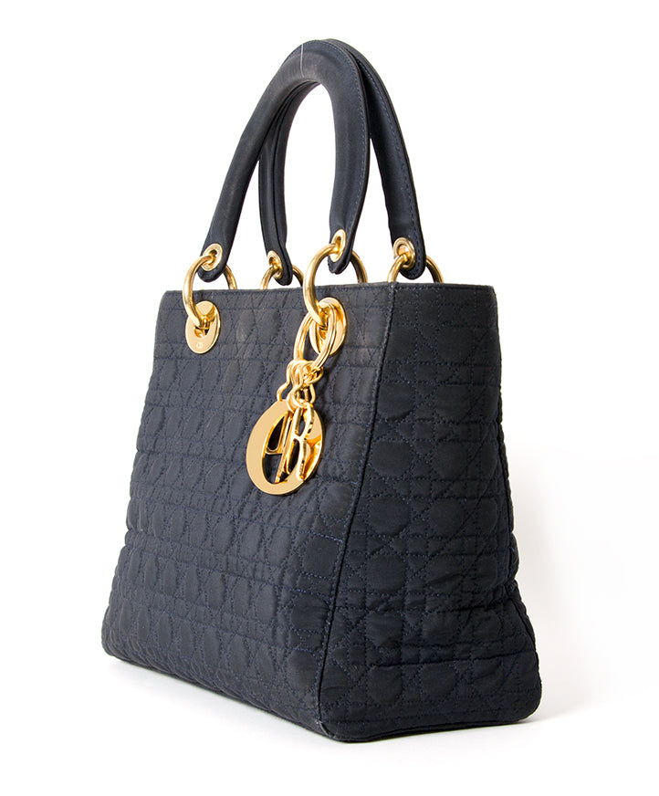 Buy secondhand designer items in preloved condition at great discounts on Labellov.com