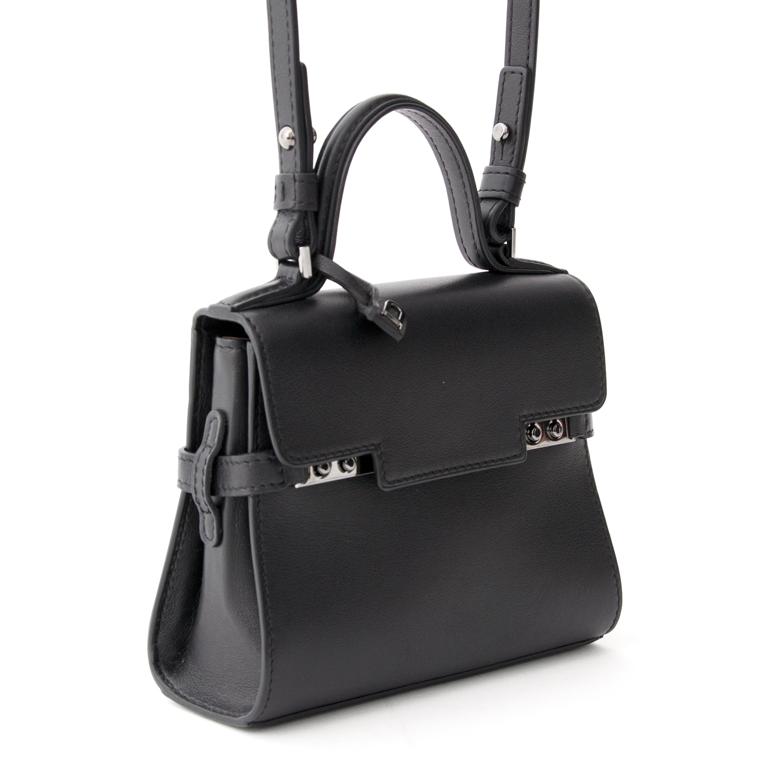 BRAND NEW Delvaux Tempête Micro Calf Souple Black. Buy authentic preloved Delvaux bags at LabelLOV's vintage webshop. Safe and secure online shopping. Koop authentieke tweedehands Delvaux tassen aan de juiste prijs op LabelLOV's webshop.