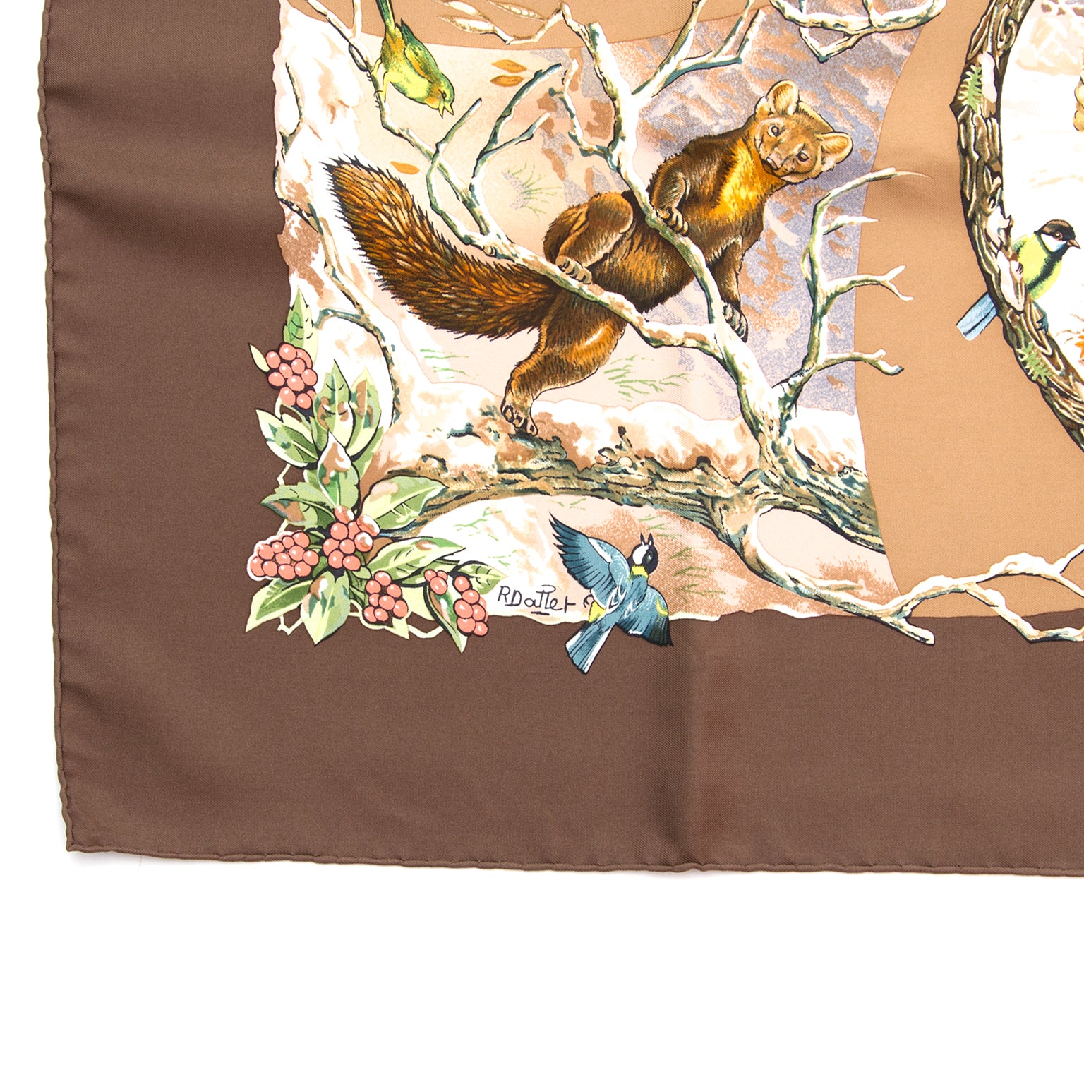 Hermes Carré de soie Les Quatre Saisons. Shop secondhand Hermes scarves at the right price at LabelLOV Antwerp.