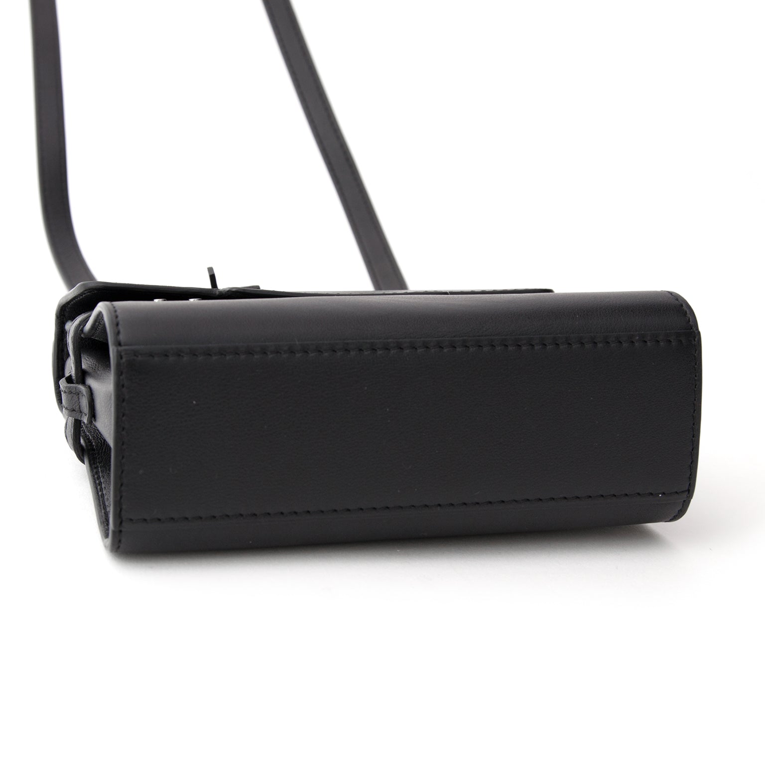 Buy authentic preloved Delvaux bags at LabelLOV's vintage webshop. BRAND NEW Delvaux Tempête Micro Calf Souple Black