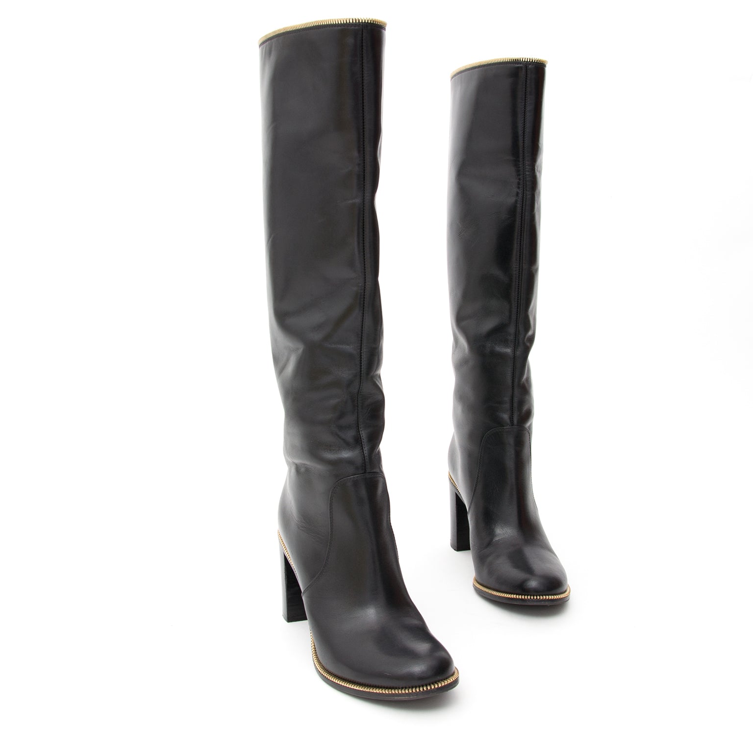 Sergio Rossi Knee Boots Zipper Trim. Buy and sell authentic secondhand Delvaux bags at the right price at LabelLOV vintage webshop.