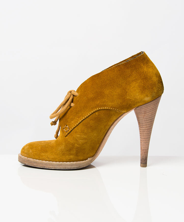 Koop veilig tweedehands Shop authentic second hand vintage designer fashion, bags, accessories by top luxury brands. Labellov is een tweedehands winkel in Antwerpen, België. Seconde main et occasion vintage boutique a Anvers, Belgique.