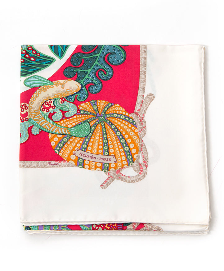 Hermes scarf authentic secondhand Hermes at the right price at LabelLOV vintage webshop. Safe and secure online shopping. Koop authentieke tweedehandsmerken tegen de juiste prijs op LabelLOV