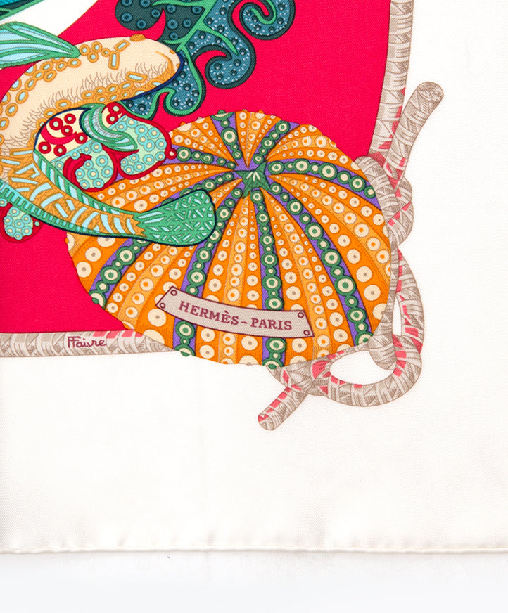 Authentic designeritem scarf shop online for the best price. Reliable and safe webshop with authentic brands