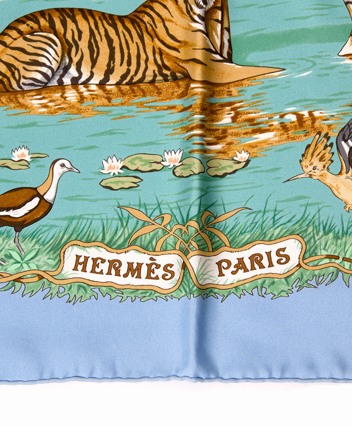 Hermès 'La Trêve De L'eau' Silk Carré Scarf sjaal authentiek tweedehands veilig online shoppen winkelen online webshop LabelLOV Antwerpen België mode stijl luxemerken luxe designer ontwerper
