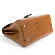 Vintage Delvaux Brillant MM Cognac. Koop authentieke tweedehands Delvaux handtassen tegen de juiste prijs bij LabelLOV vintage webshop. Buy authentic secondhand Delvaux handbags for the right price at LabelLOV vintage webshop.