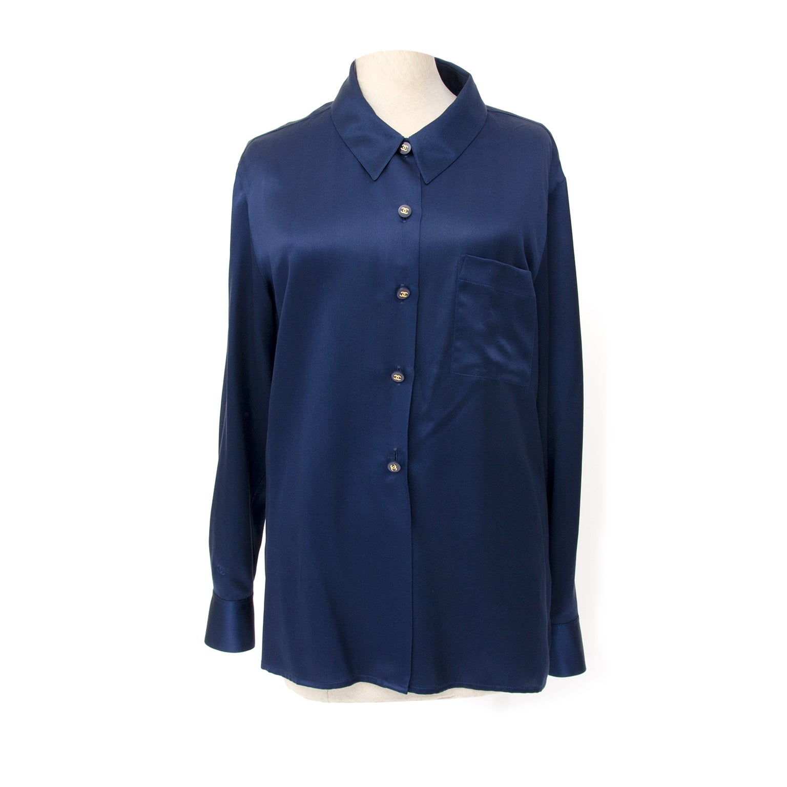 Chanel Navy Blue Silk Blouse Chanel creme soie blouse seconde main occasion authentique LabelLOV designer vintage webshop en ligne marques de luxe prix correct fashion Anvers mode Belgique