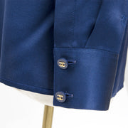 Chanel Navy Blue Silk Blouse hanel kleding aan de juiste prijs bij LabelLOV vintage webshop veilig online winkelen juiste prijs Antwerpen België mode shoppen luxe merken