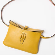 koop veilig online tweedehands designer vintage Delvaux oker heuptasje 100% echt aan de beste prijs