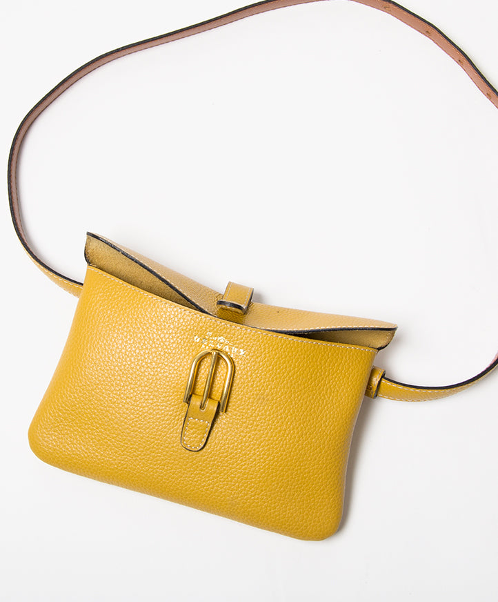 koop veilig online tweedehands designer vintage Delvaux oker heuptasje 100% echt aan de beste prijs