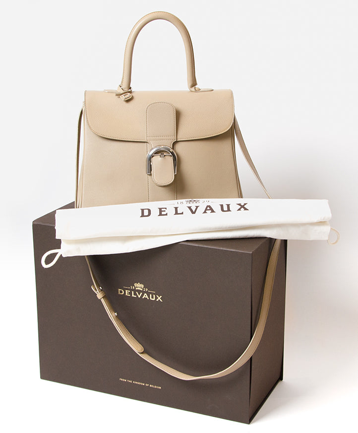 Vintage Delvaux Brillant MM Jumping 'Plume' Bag GHW. Buy and sell authentic secondhand Delvaux bags at the right price at LabelLOV vintage webshop. Safe and secure online shopping. Koop authentieke tweedehands Delvaux tassen bij LabelLOV.