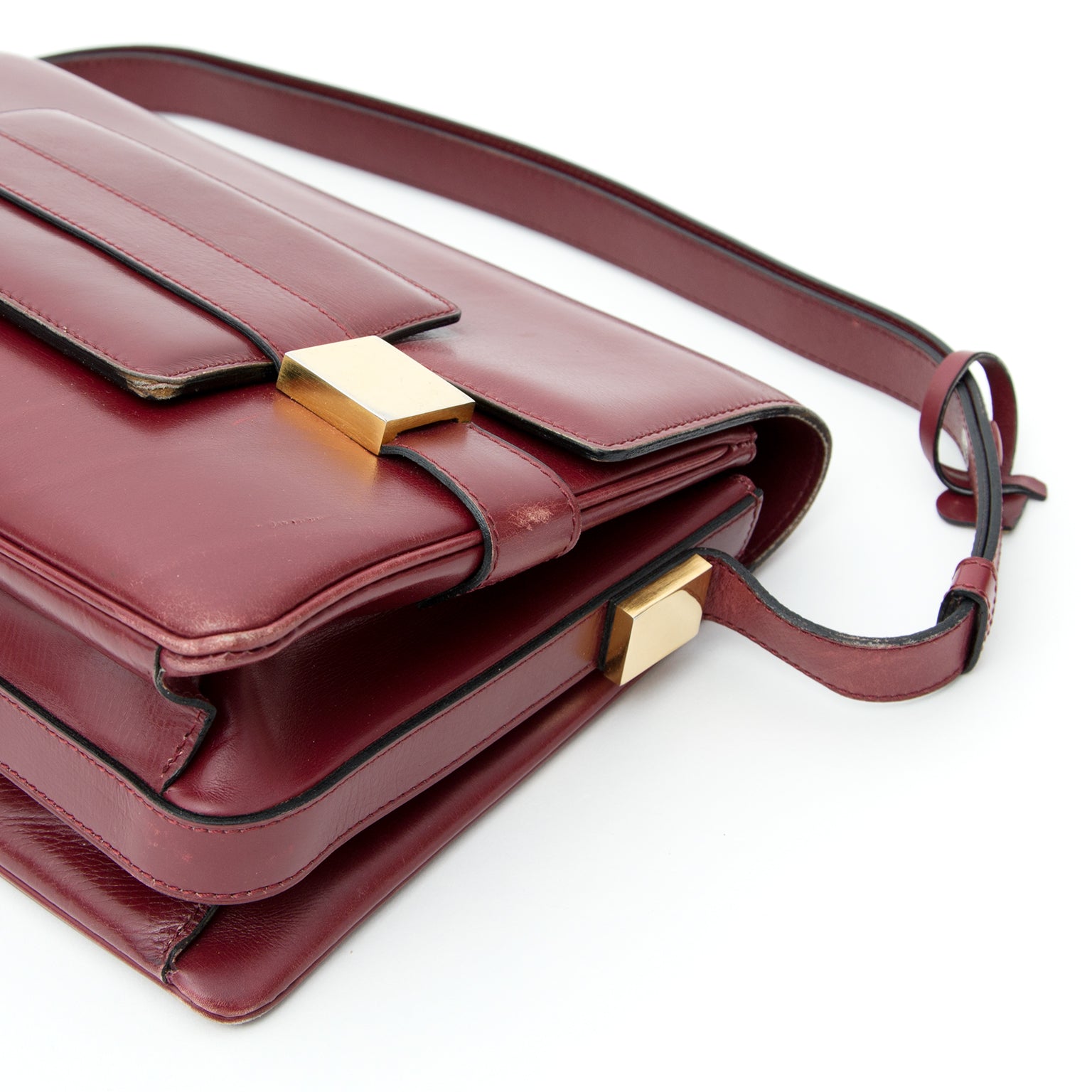 Delvaux Burgundy Madame Shoulder Bag Buy authentic secondhand Delvaux bags at the right price at LabelLOV vintage webshop.
