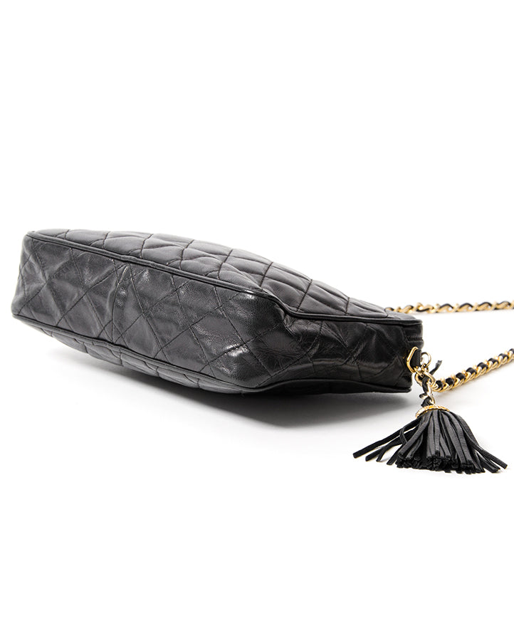 Chanel Quilted Tassel Bag authentic secondhand safe online shopping webshop Antwerp Belgium LabelLOV fashion designer bags labels high end tassel chain