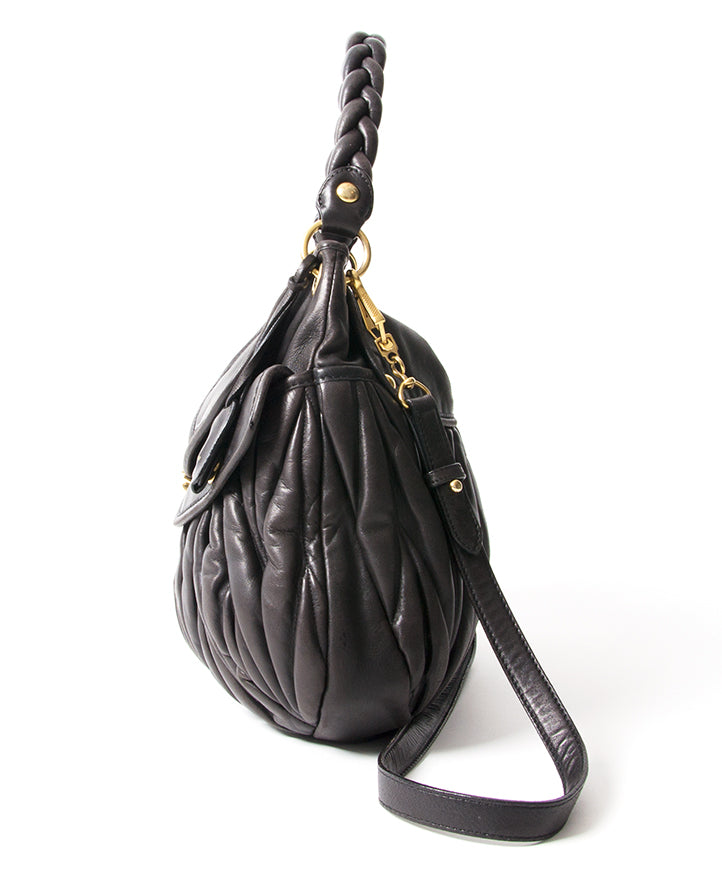 Miu Miu Black Coffer Matelasse Leather Bag seconde main authentique en ligne shopping Anvers Belgique LabelLOV webshop en vogue mode designer luxe marques sacs