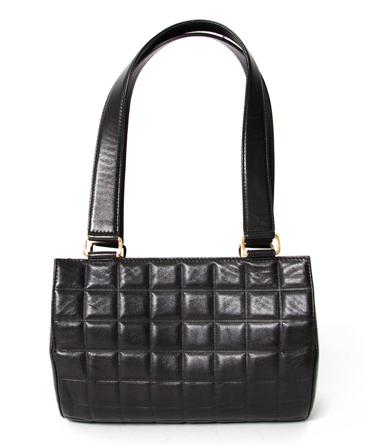 Chanel Bag Buy authentic secondhand Chanel at the right price at LabelLOV vintage webshop. Safe and secure online shopping. Koop authentieke tweedehandsmerken tegen de juiste prijs op LabelLOV
