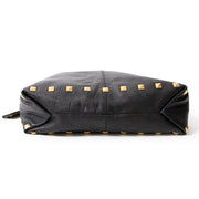 Givenchy Studded Shopper handtas authentiek tweedehands veilig online shoppen winkelen online webshop LabelLOV Antwerpen België mode stijl luxemerken luxe designer ontwerper