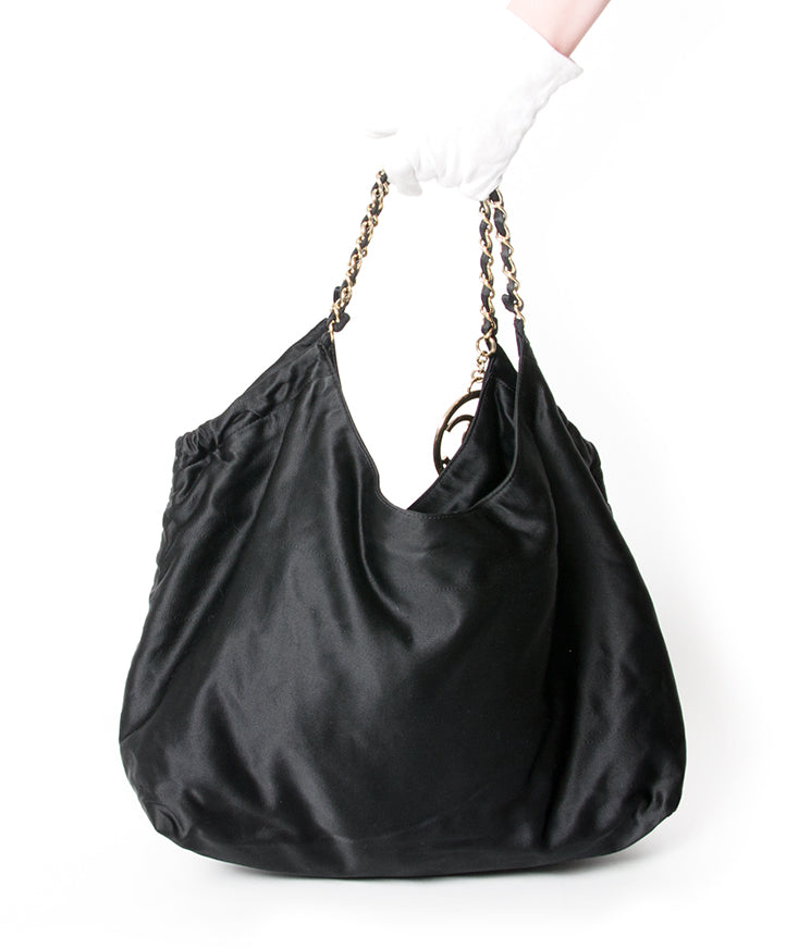 Chanel Satin Coco Cabas Tote authentiek tweedehands veilig online shoppen winkelen online webshop LabelLOV Antwerpen België mode stijl luxemerken luxe designer ontwerper