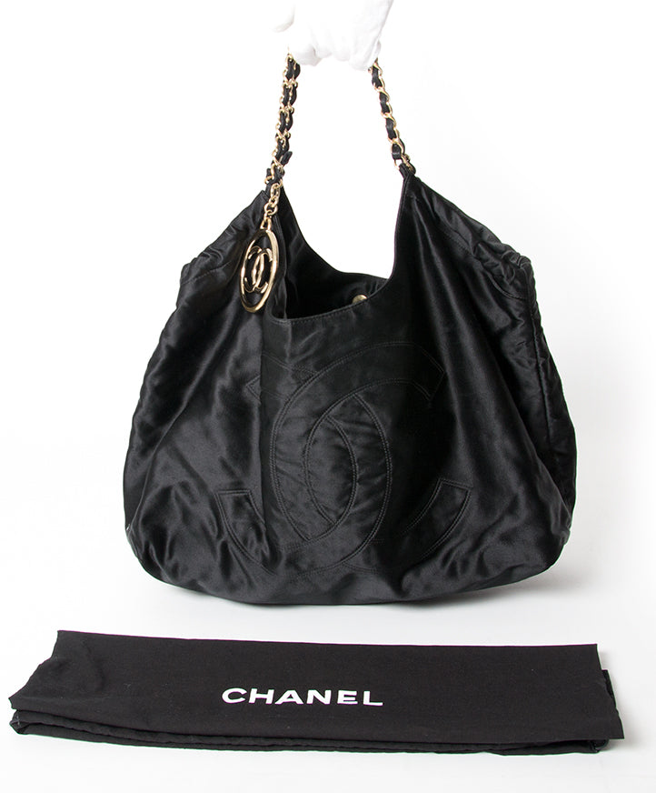 Chanel Satin Coco Cabas Tote authentiek tweedehands veilig online shoppen winkelen online webshop LabelLOV Antwerpen België mode stijl luxemerken luxe designer ontwerper