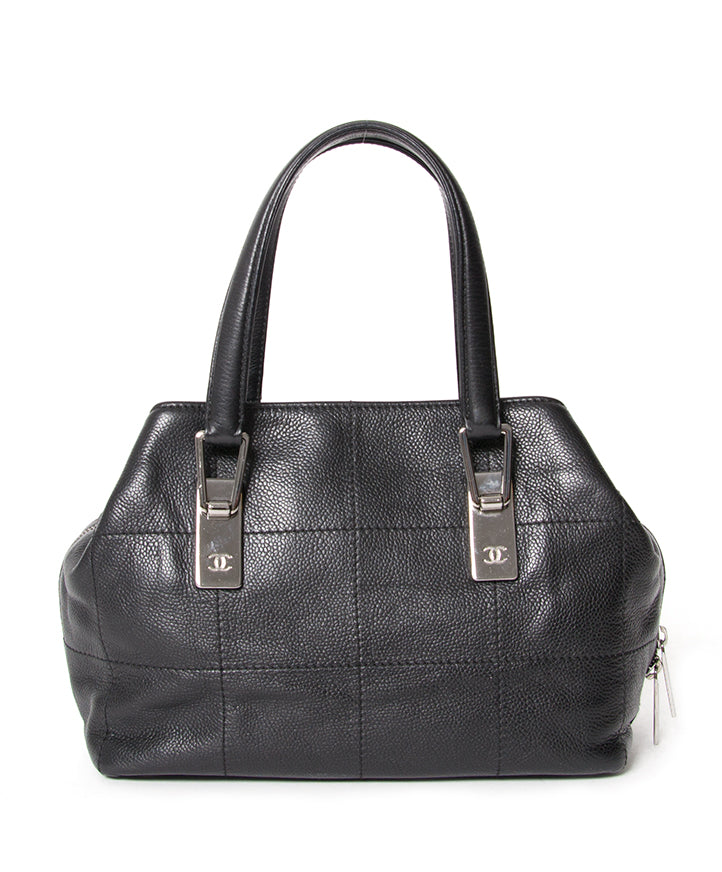 Authentieke tweedehands schoenen beste prijs online winkelen LabelLOV webshop luxe merken Antwerpen