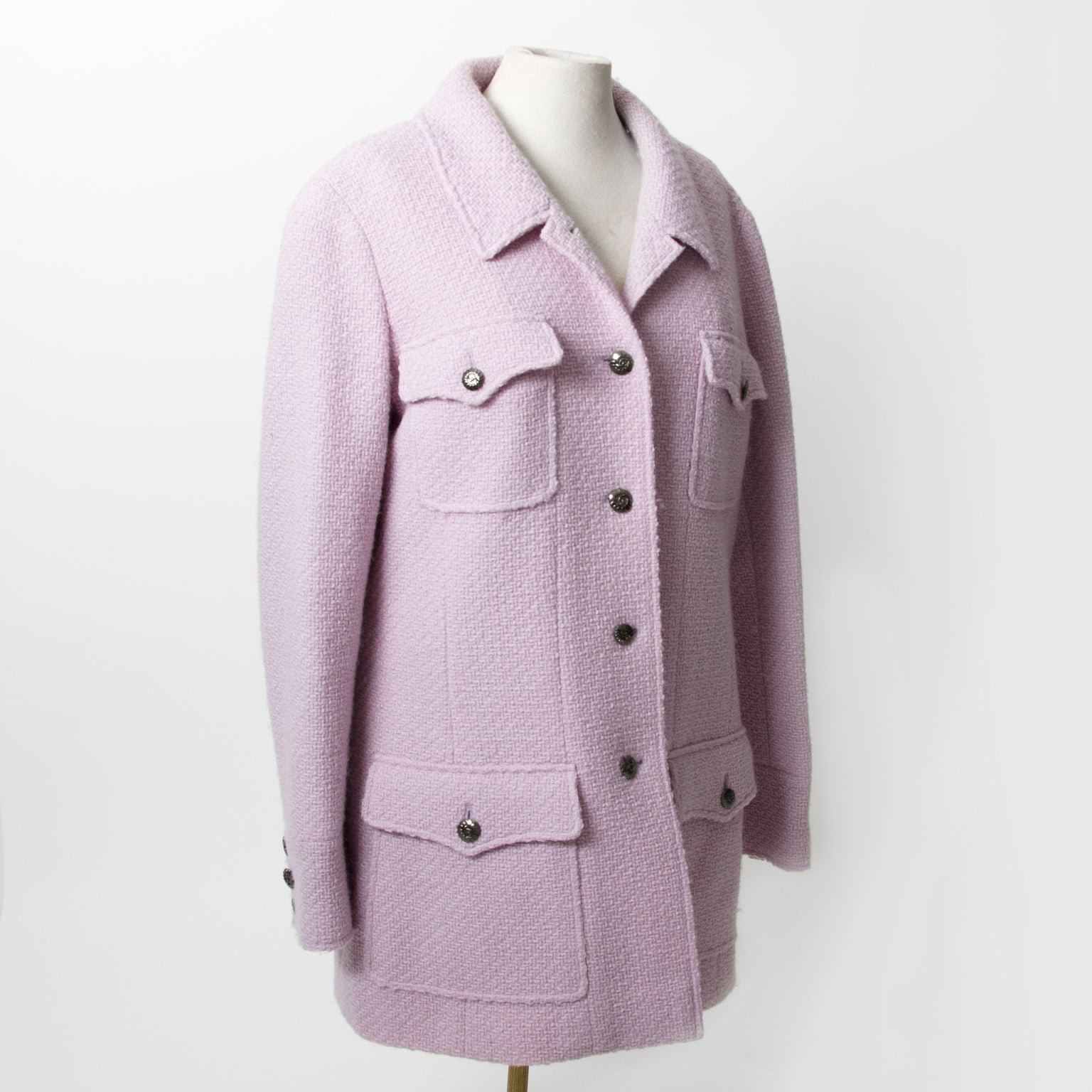 LabelLOV authentic vintage fashion Chanel authentieke designer kleding Antwerpen