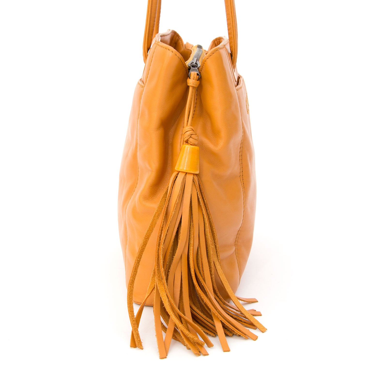 Chanel Tassel Handbag Orange. Safe and secure online shopping at LabelLOV vintage webshop Antwerp.