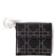 Lady Dior Black Perforated Small Wallet koop net als nieuw 100% echte authentieke lady dior handtas voor de beste prijs online webshop labellov