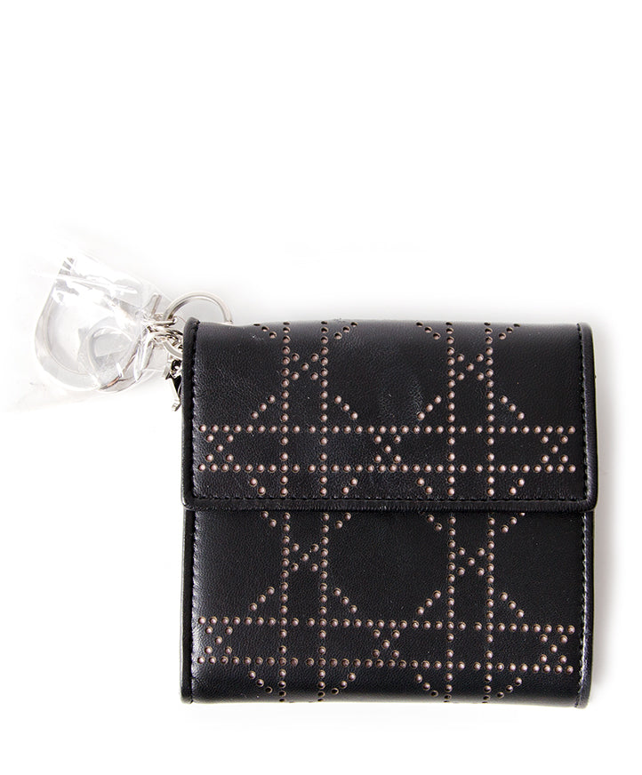Lady Dior Black Perforated Small Wallet koop net als nieuw 100% echte authentieke lady dior handtas voor de beste prijs online webshop labellov