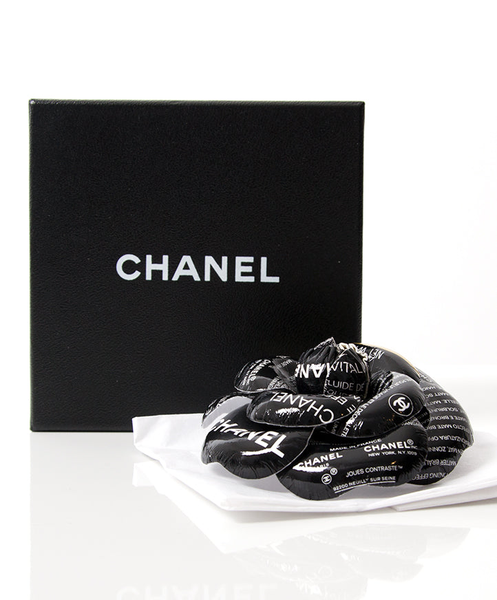 Chanel Camelia Brooch Limited Edition seconde main authentique accessoire en ligne shopping webshop Anvers Belgique LabelLOV en vogue mode style luxe marques designer
