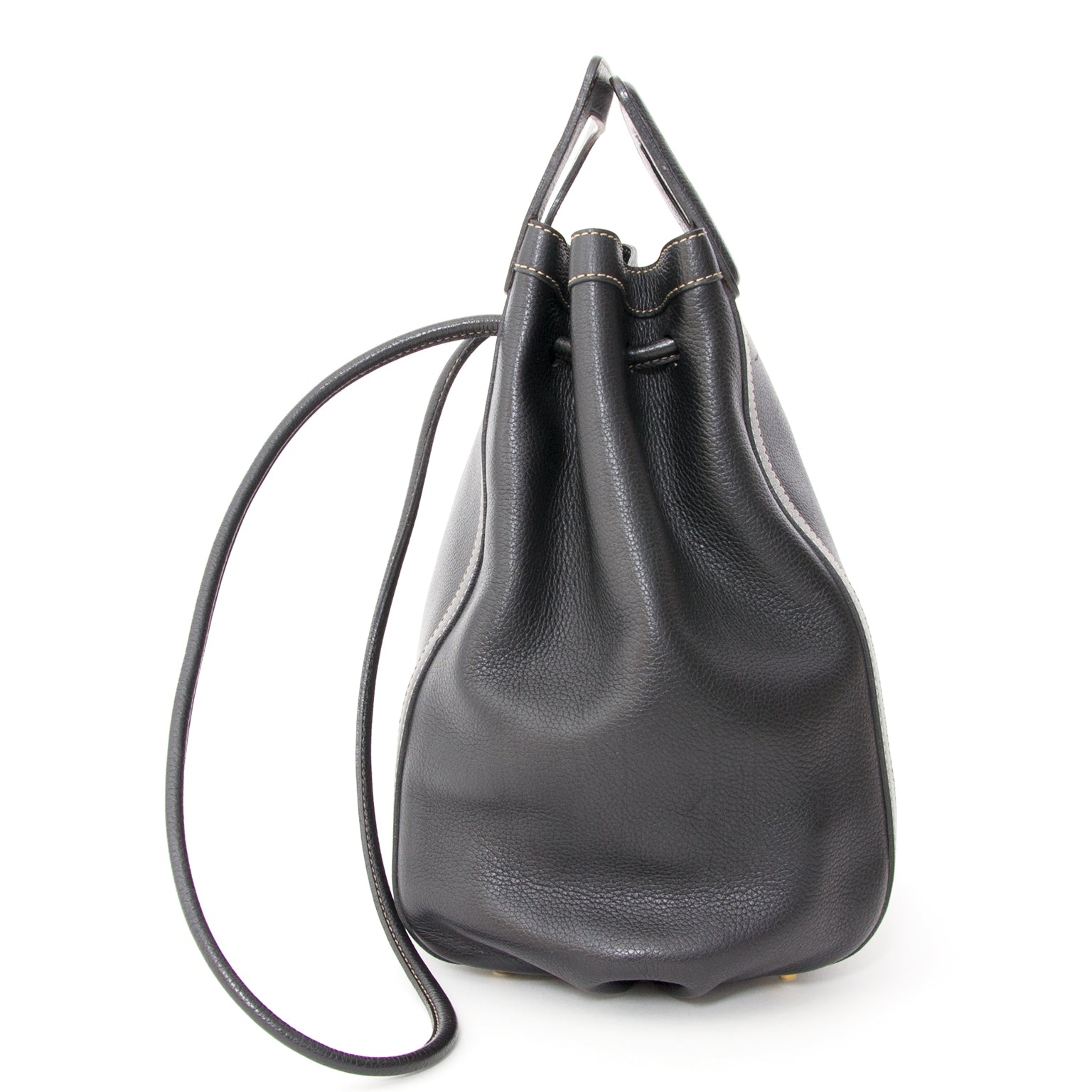 acheter en ligne sac a epaule comme neuf Delvaux Trotteur noir cuir pour le meilleur prix