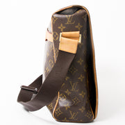 buy safe online second hand designer vintage Louis Vuitton messenger bag at the best price