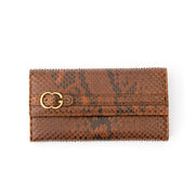 Gucci Brown Python Portefeuille, Labellov biedt een ruime selectie aan nieuwe en tweedehands luxe handtassen met de juiste prijs. Bezoek de online platform voor een veilige en betrouwbare winkelervaring.