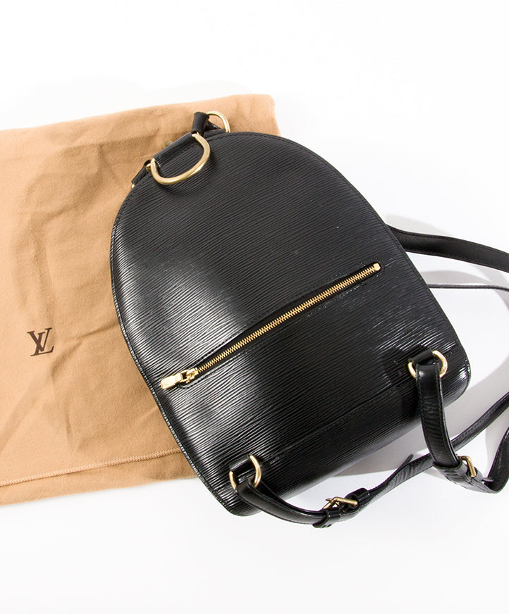 Louis Vuitton Black Epi Mabillon Backpack Buy and sell authentic secondhand designer fashion at the right price at LabelLOV vintage webshop. Safe and secure online shopping. Koop authentieke tweedehands dsigner mode bij LabelLOV.